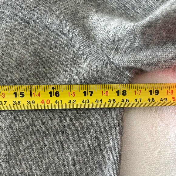Theory Grey V-Neck Cashmere Sweater Sz S - Picture 7 of 8